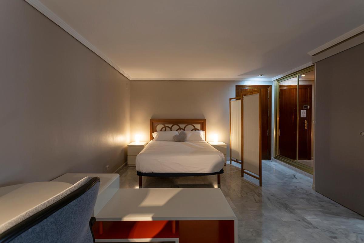 Francos 3 Sevilla Urban Apartment מראה חיצוני תמונה