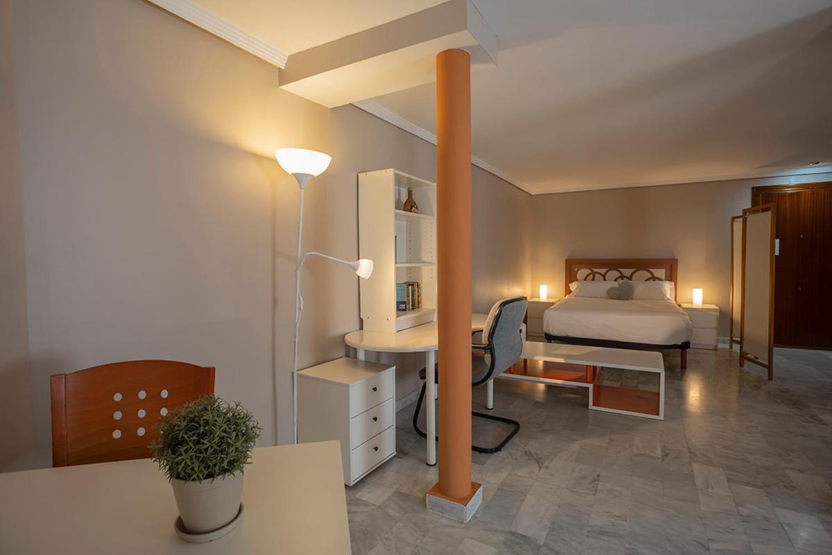 Francos 3 Sevilla Urban Apartment מראה חיצוני תמונה