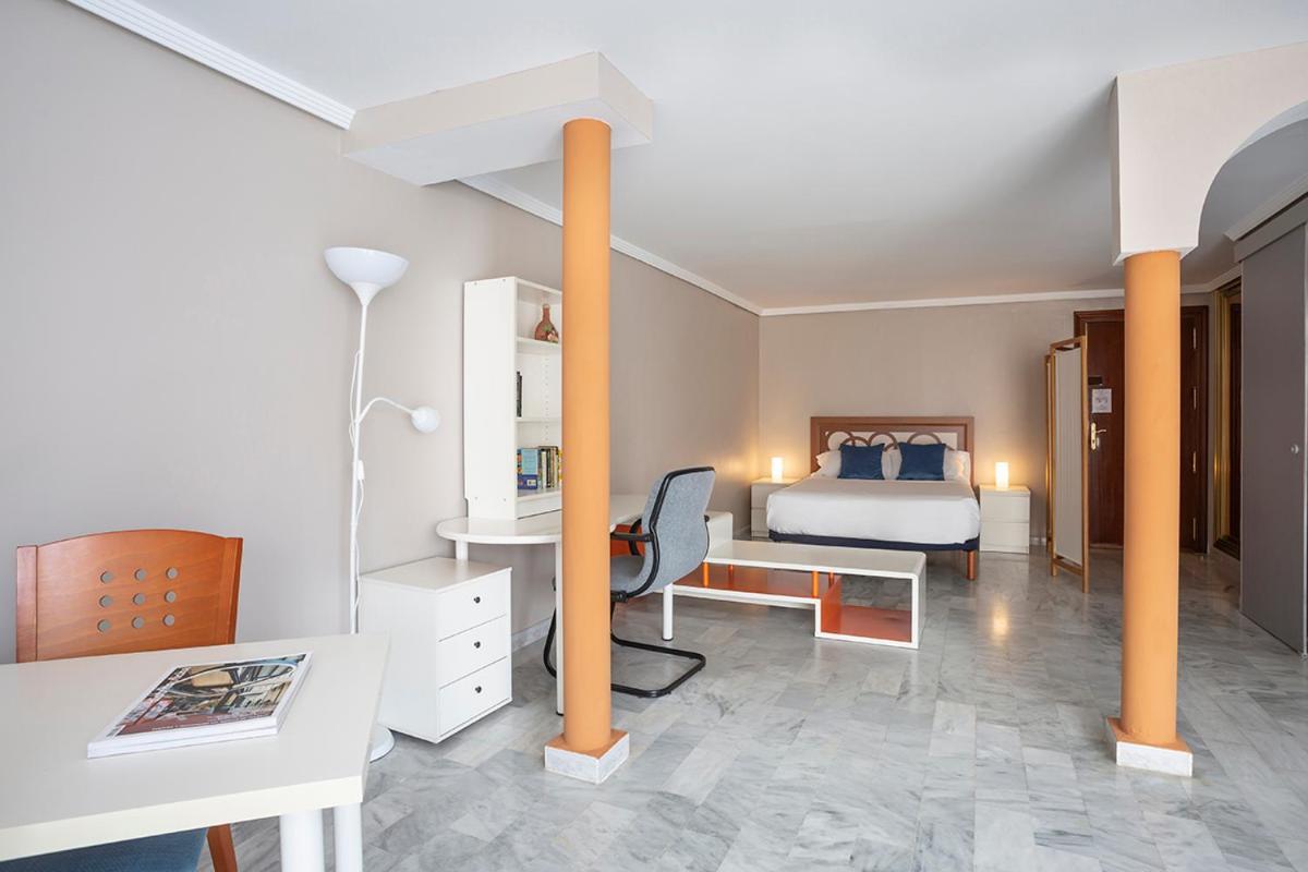 Francos 3 Sevilla Urban Apartment מראה חיצוני תמונה